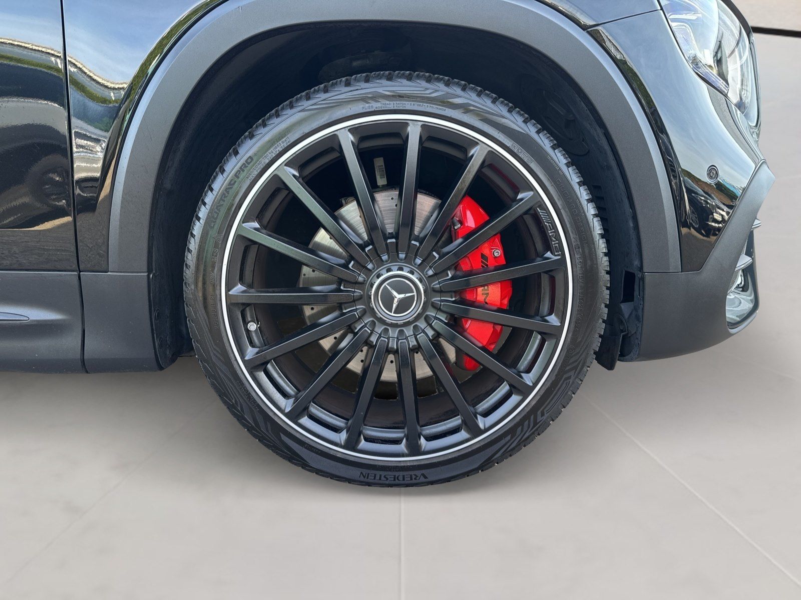 Mercedes-Benz GLB 35 AMG 2023 г. Чёрный, пробег 33118 км