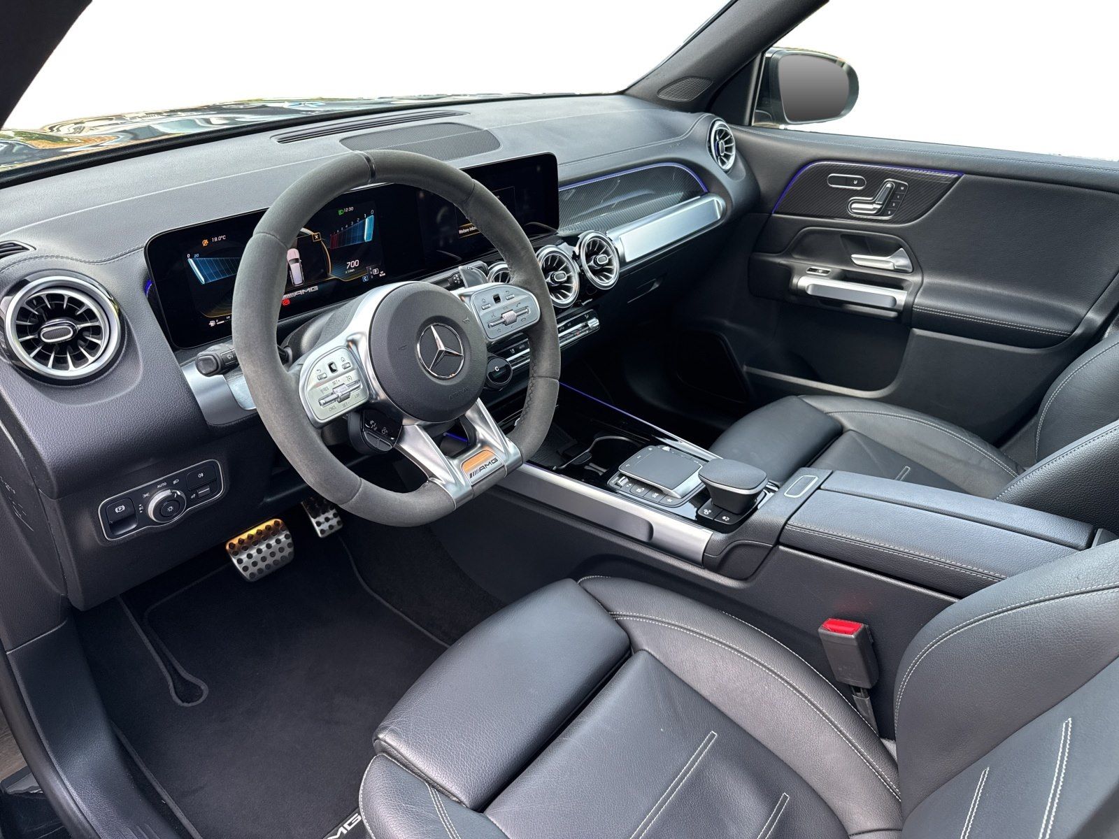 Mercedes-Benz GLB 35 AMG 2023 г. Чёрный, пробег 33118 км