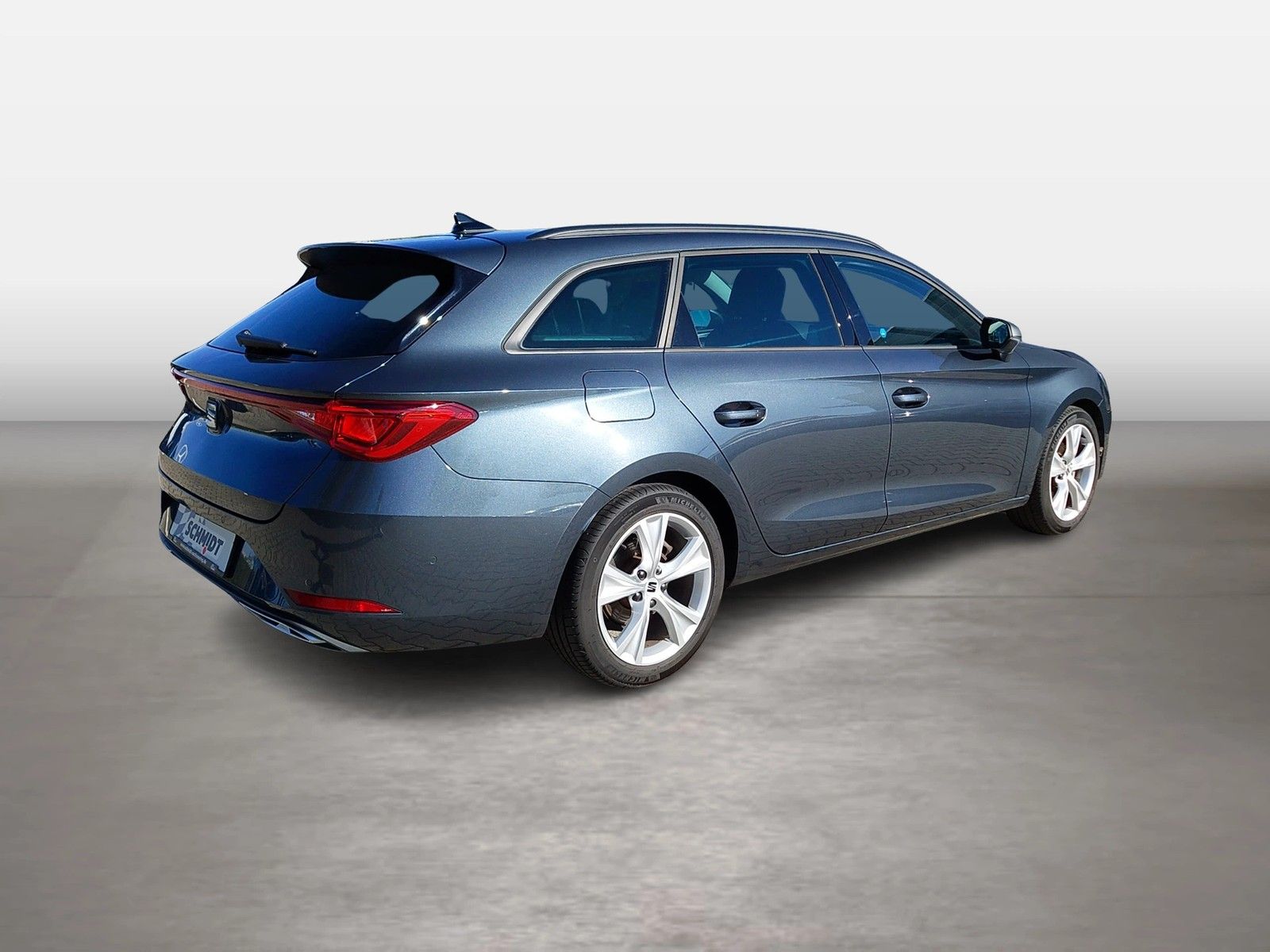 SEAT Leon 2022 г. Серый, пробег 49084 км