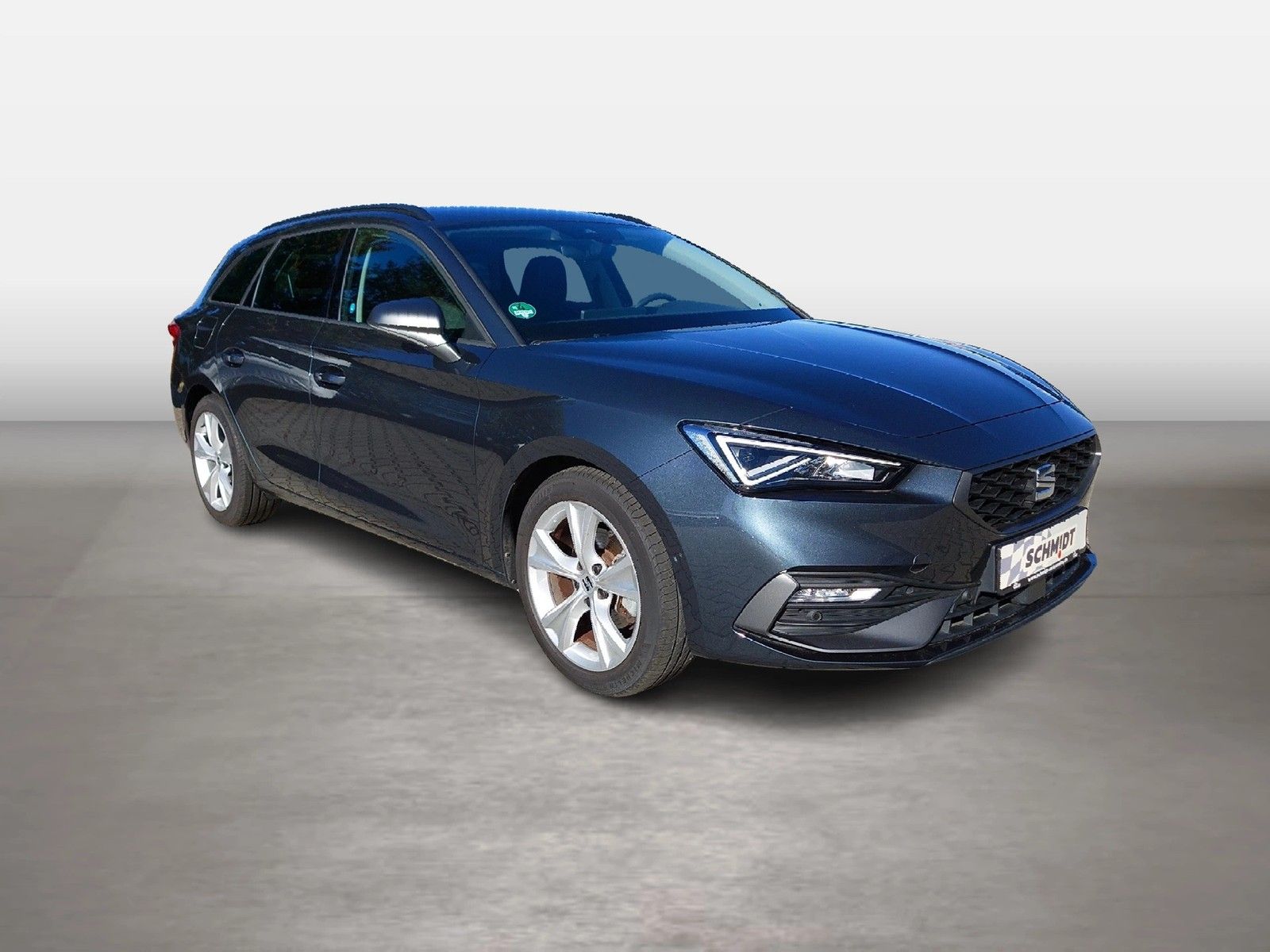 SEAT Leon 2022 г. Серый, пробег 49084 км