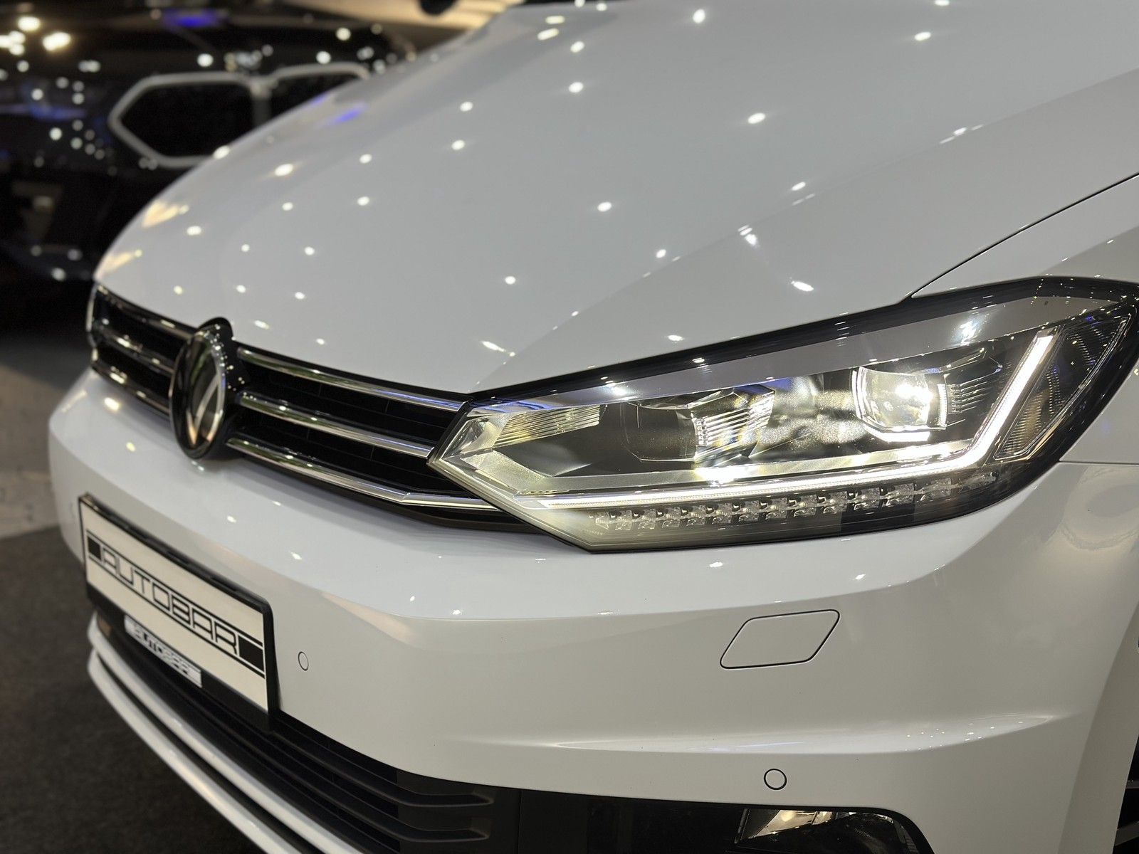Volkswagen Touran 2025 г. Белый, пробег 40790 км