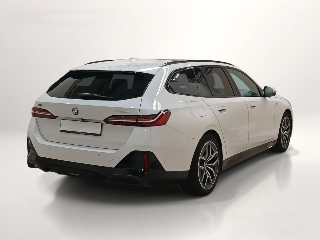 BMW 520 2025 г. Белый, пробег 44600 км