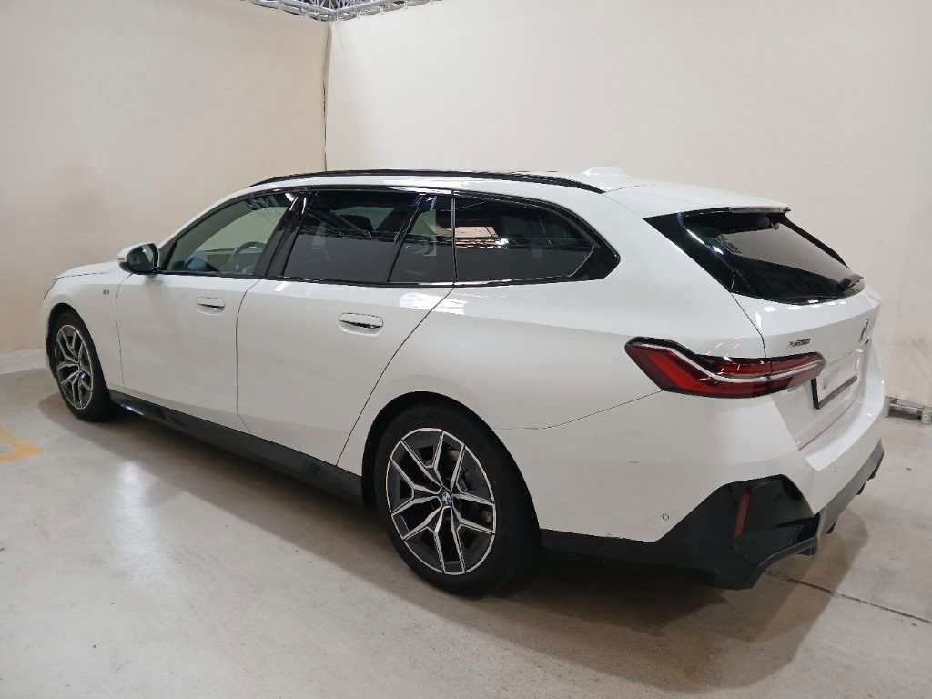 BMW 520 2025 г. Белый, пробег 44600 км