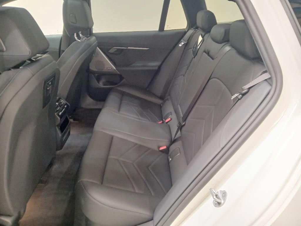 BMW 520 2025 г. Белый, пробег 44600 км