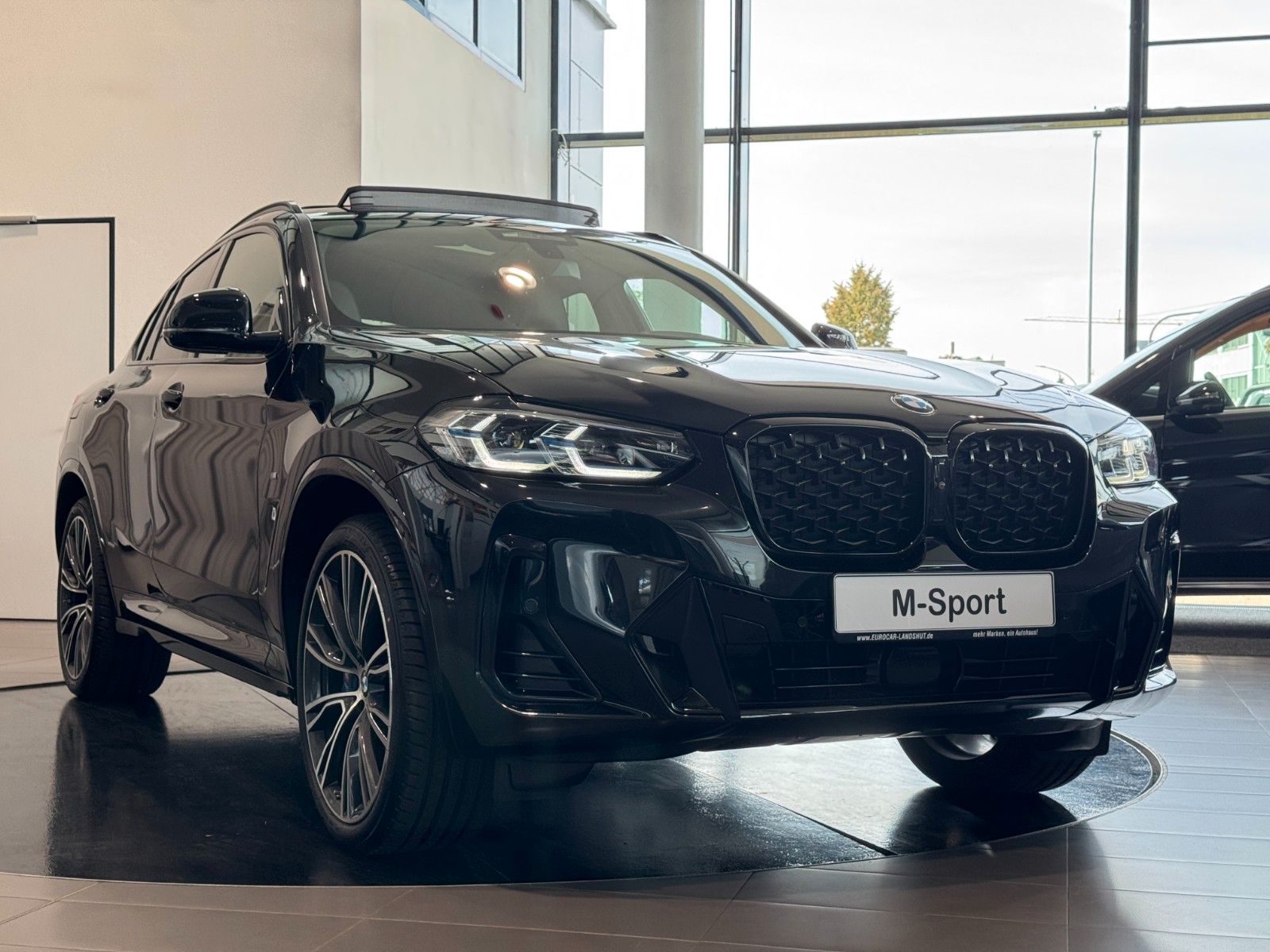 BMW X4 2026 г. Чёрный, пробег 23357 км