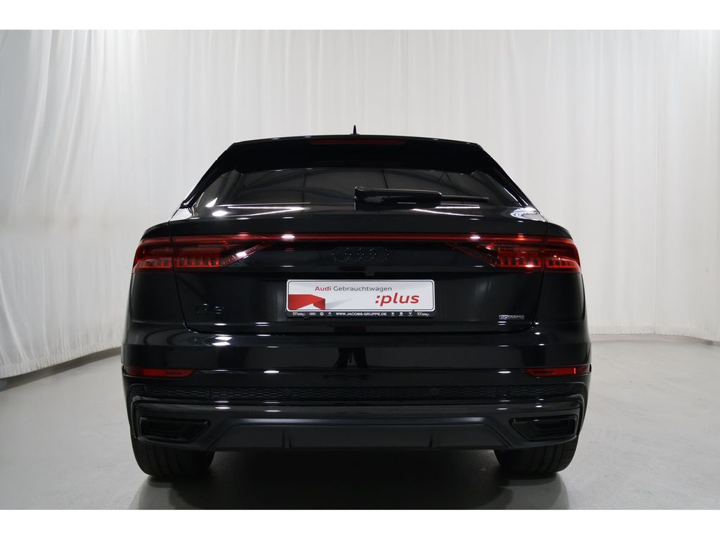 Audi Q8 2023 г. Чёрный, пробег 58186 км