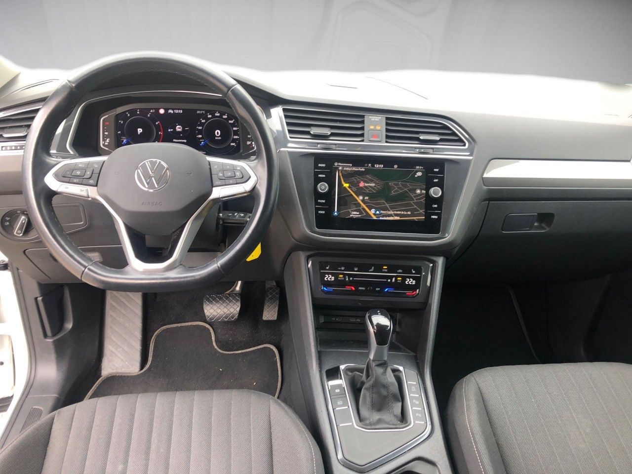 Volkswagen TIGUAN ALLSPACE 2022 г. Белый, пробег 44789 км