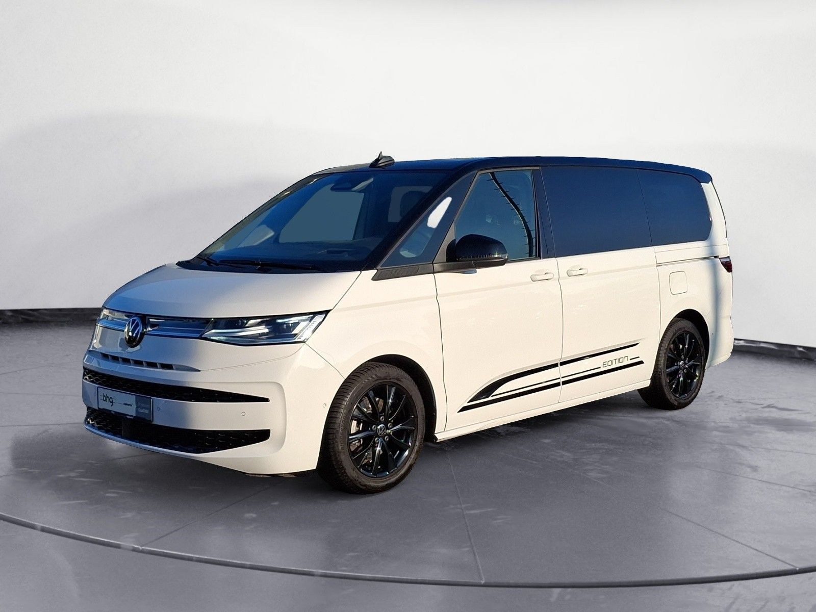 Volkswagen T7 MULTIVAN 2025 г. Белый, пробег 15054 км