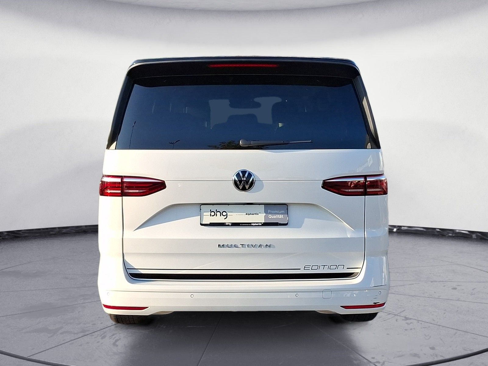 Volkswagen T7 MULTIVAN 2025 г. Белый, пробег 15054 км