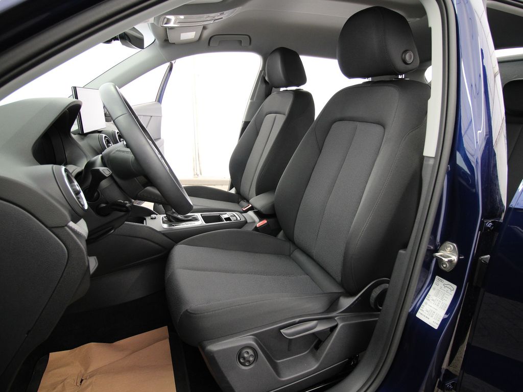 Audi Q2 2024 г. Синий, пробег 24245 км