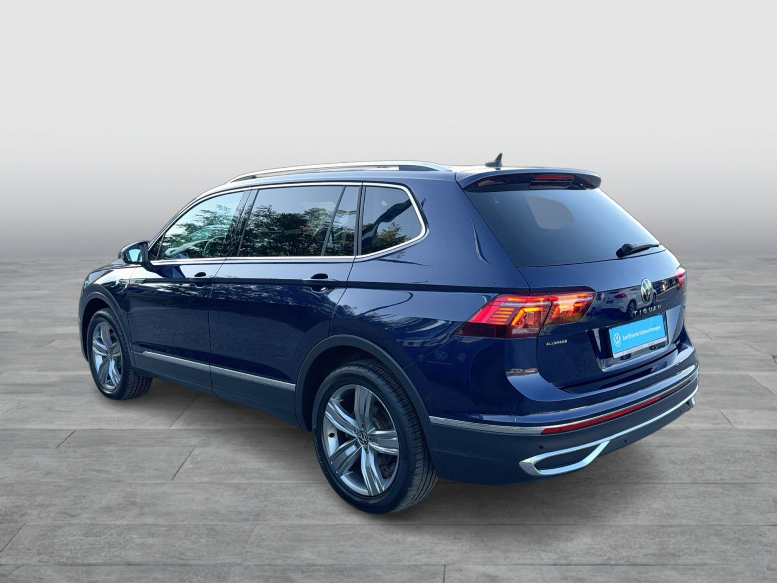Volkswagen TIGUAN ALLSPACE 2023 г. Синий, пробег 55235 км
