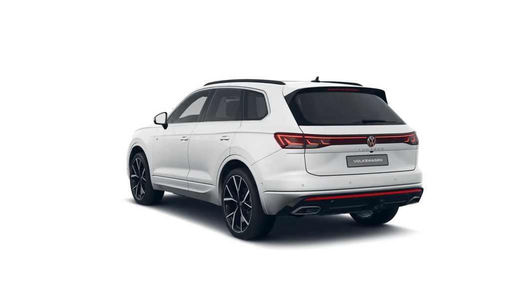 Volkswagen Touareg 2025 г. Белый, пробег 14558 км