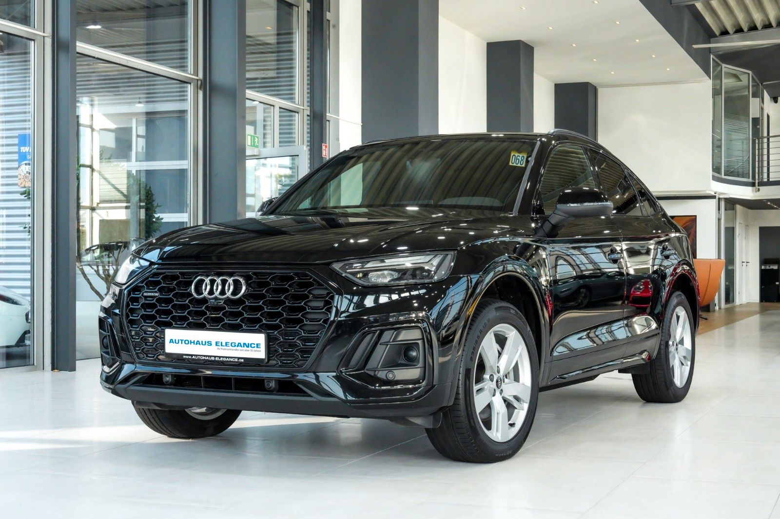 Audi Q5 2022 г. Чёрный, пробег 48809 км
