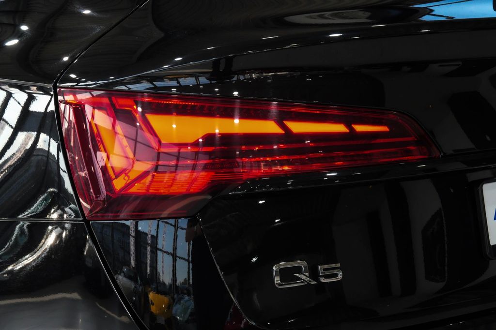 Audi Q5 2022 г. Чёрный, пробег 48809 км