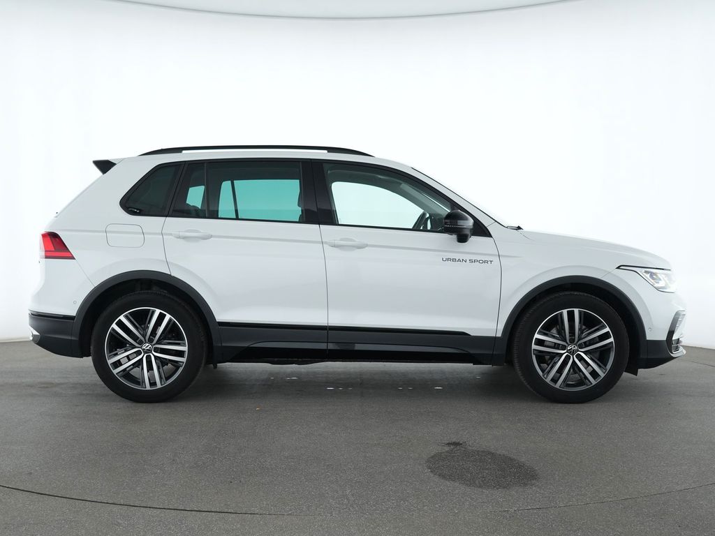Volkswagen Tiguan 2022 г. Белый, пробег 48844 км