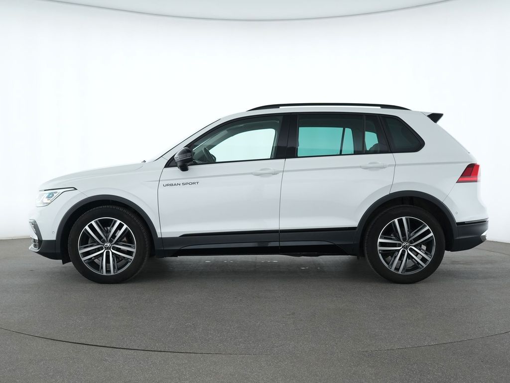 Volkswagen Tiguan 2022 г. Белый, пробег 48844 км
