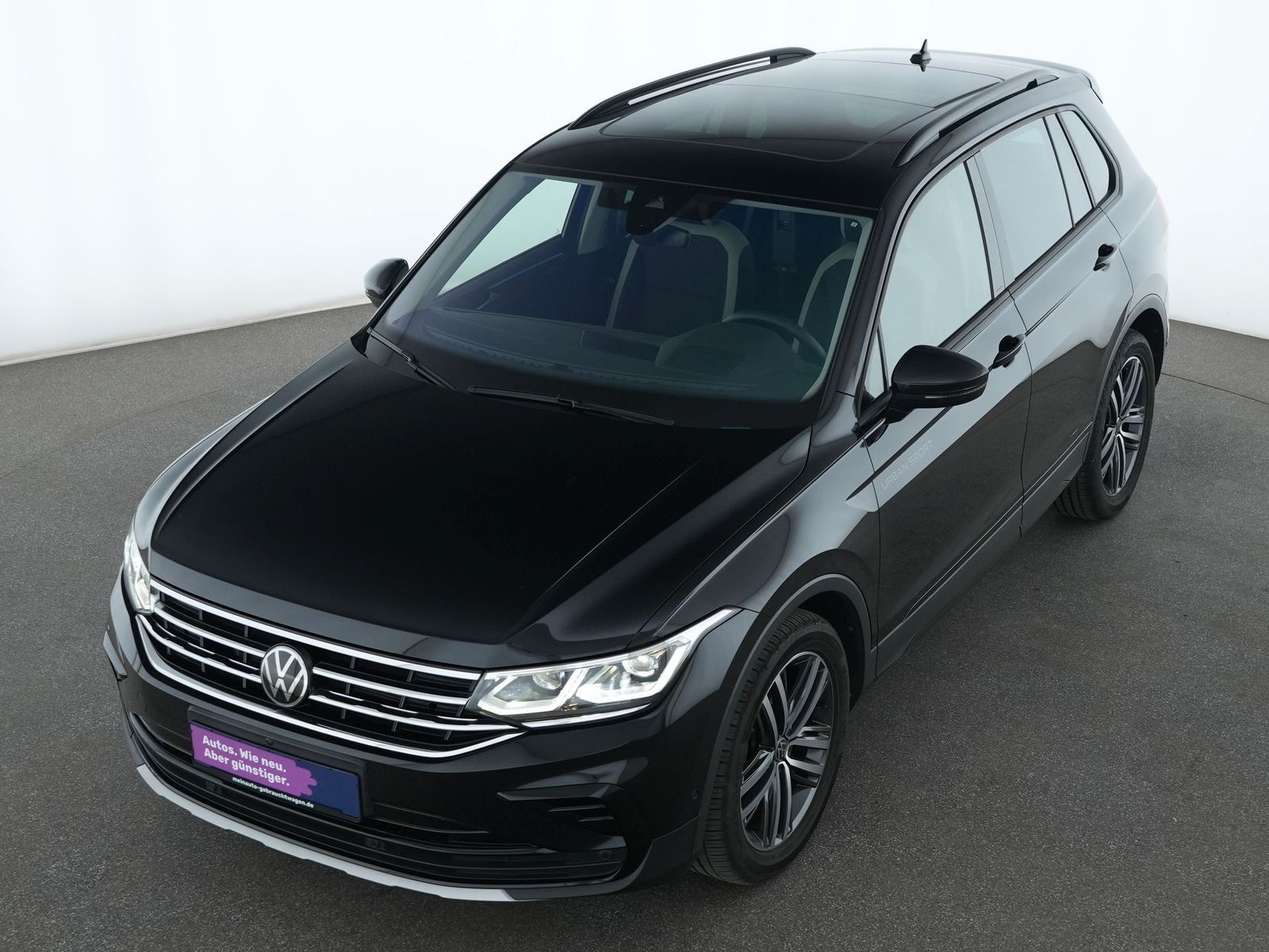 Volkswagen Tiguan 2022 г. Чёрный, пробег 38015 км