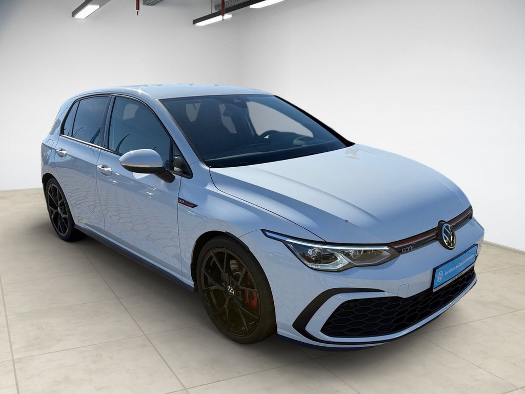 Volkswagen Golf 2023 г. Белый, пробег 22451 км