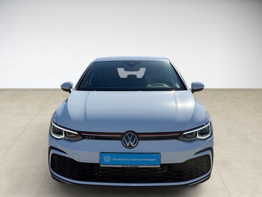 Volkswagen Golf 2023 г. Белый, пробег 22451 км