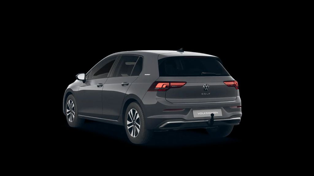 Volkswagen Golf 2026 г. Серый, пробег 14200 км