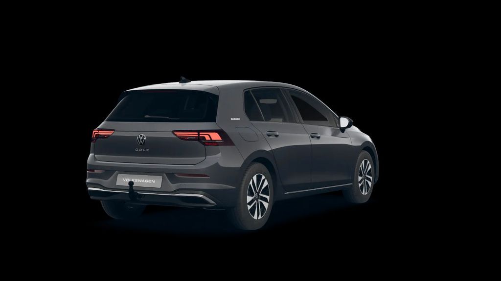 Volkswagen Golf 2026 г. Серый, пробег 14200 км