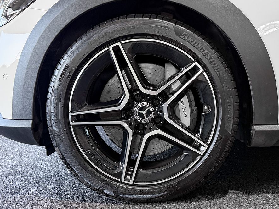 Mercedes-Benz E 450 2021 г. Белый, пробег 45600 км