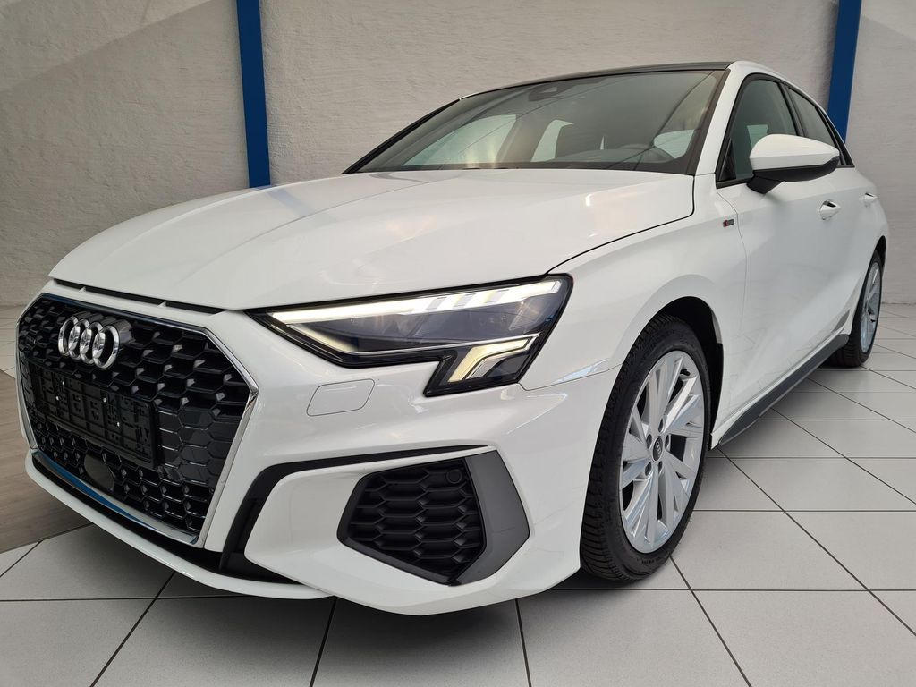 Audi A3 2022 г. Белый, пробег 50000 км