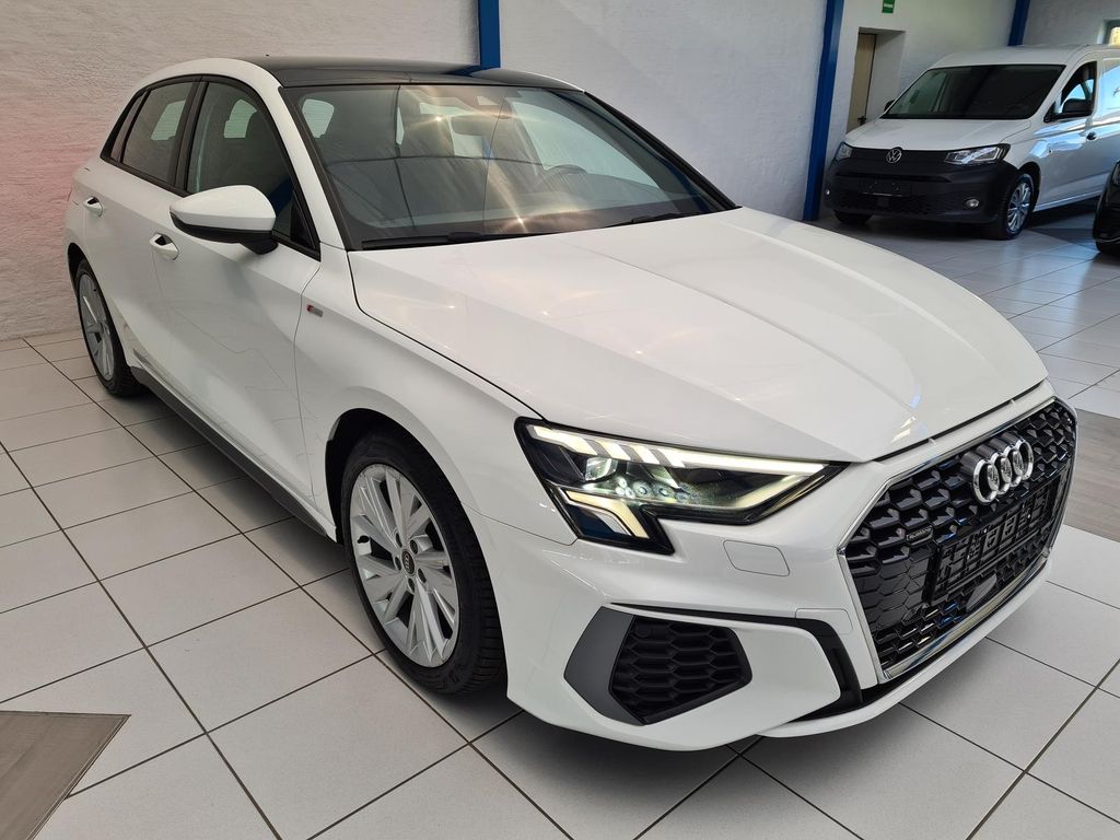 Audi A3 2022 г. Белый, пробег 50000 км