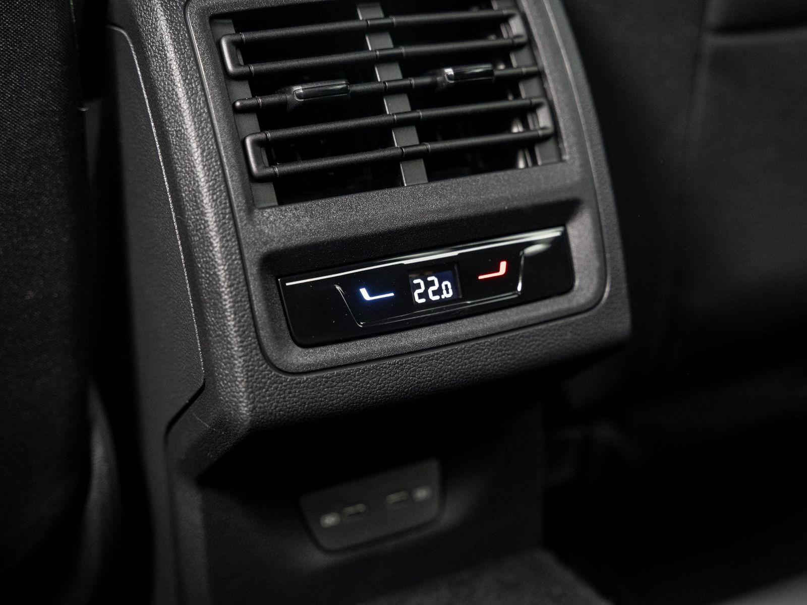 Volkswagen Golf 2025 г. Чёрный, пробег 23560 км