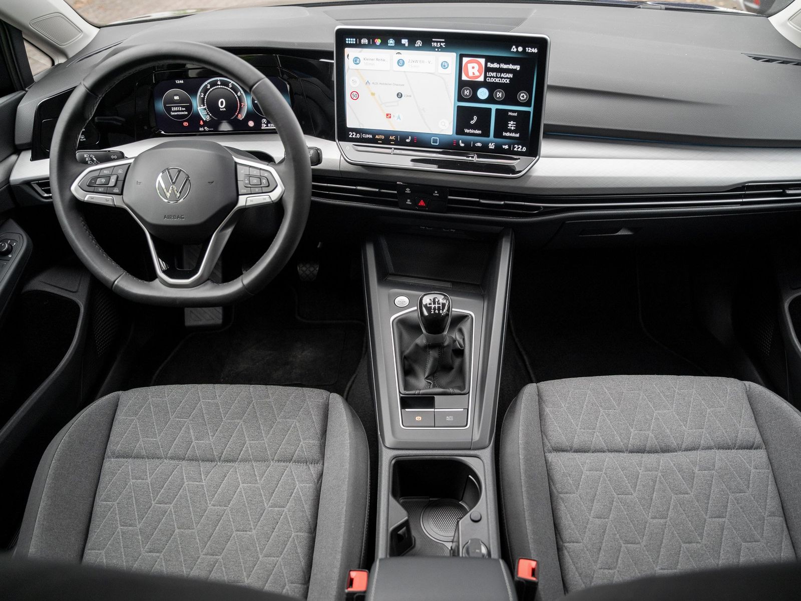 Volkswagen Golf 2025 г. Чёрный, пробег 23560 км