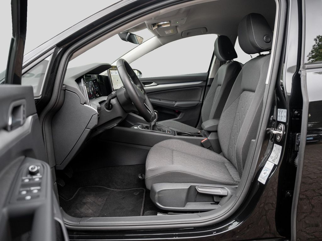 Volkswagen Golf 2025 г. Чёрный, пробег 23560 км