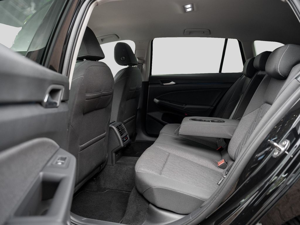 Volkswagen Golf 2025 г. Чёрный, пробег 23560 км
