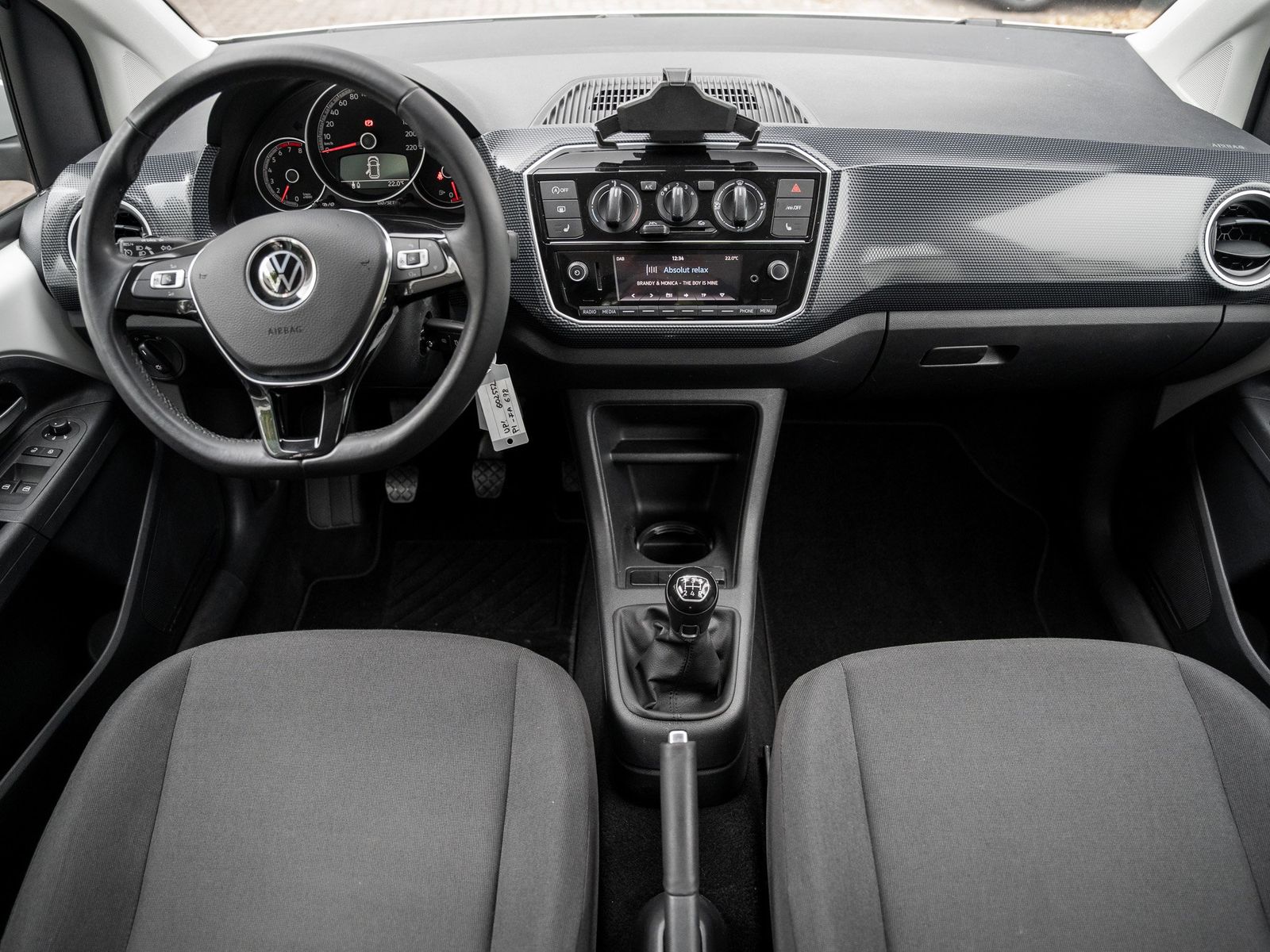 Volkswagen up! 2023 г. Белый, пробег 45800 км
