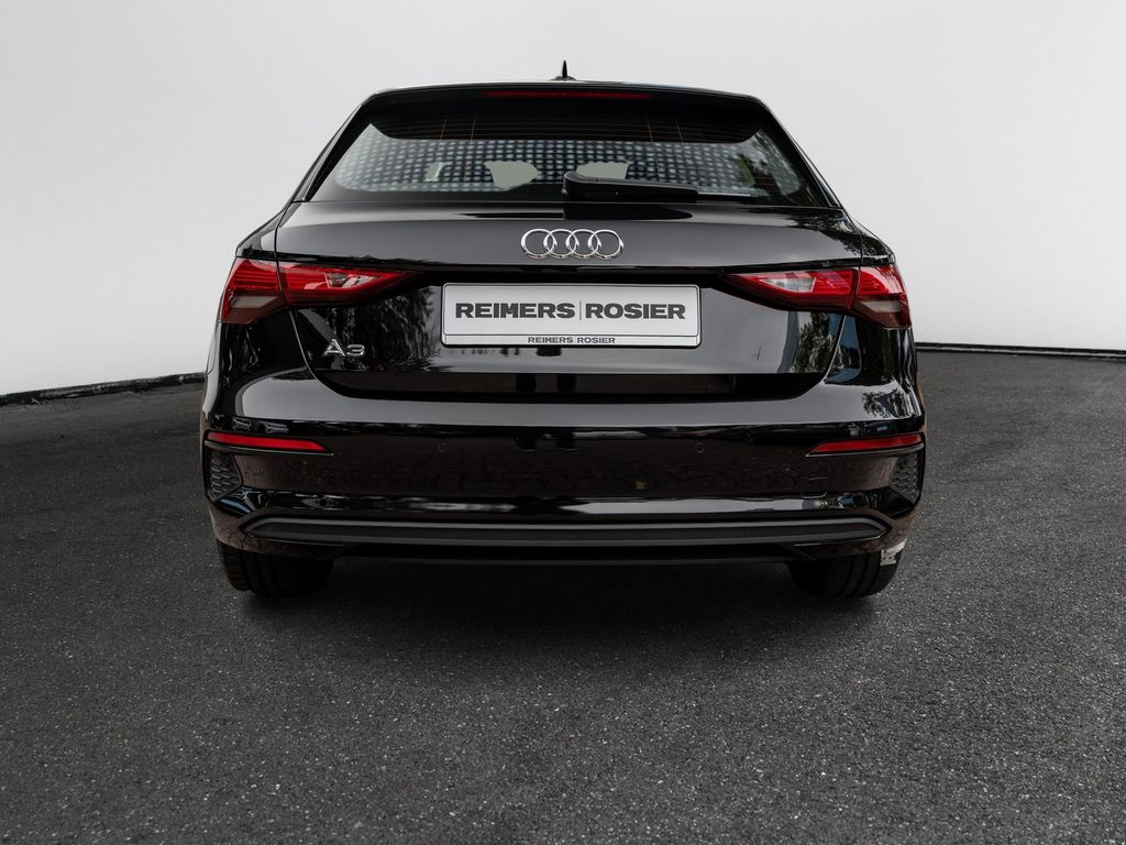 Audi A3 2023 г. Чёрный, пробег 44700 км