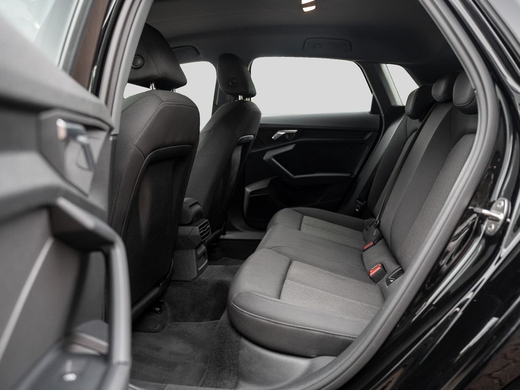 Audi A3 2023 г. Чёрный, пробег 44700 км