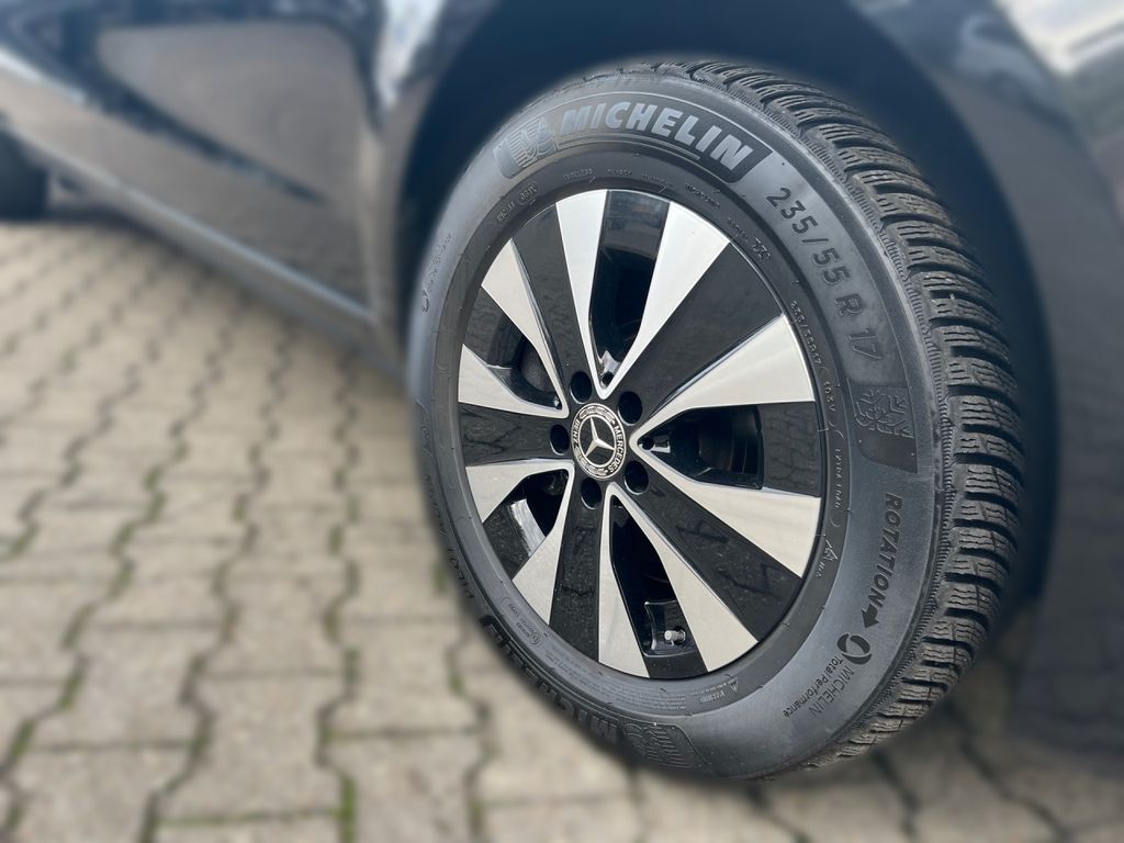 Mercedes-Benz V 250 2024 г. Чёрный, пробег 20128 км