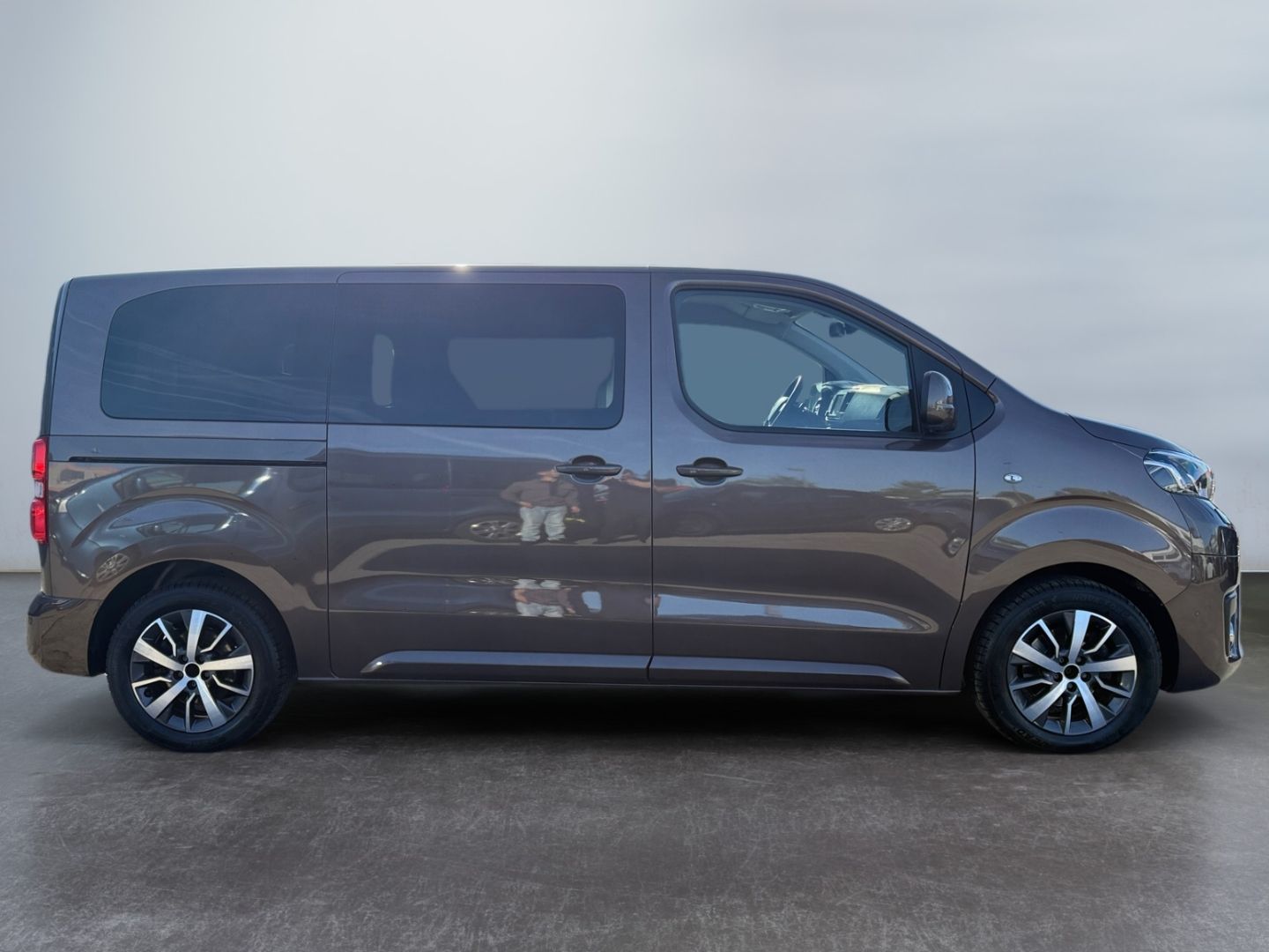 Toyota PROACE (VERSO) 2022 г. Коричневый, пробег 46261 км