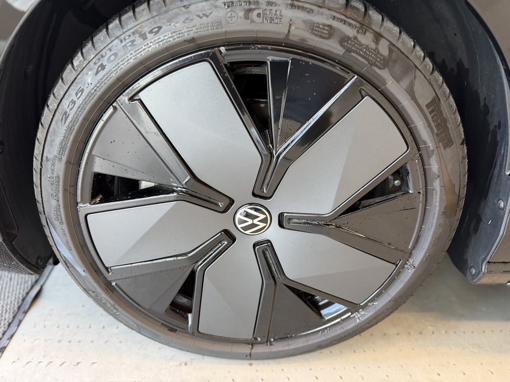 Volkswagen PASSAT VARIANT 2026 г. Чёрный, пробег 26276 км