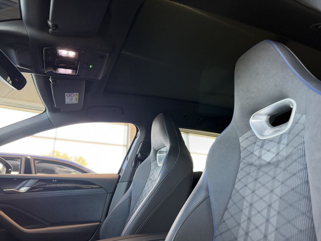 Volkswagen PASSAT VARIANT 2026 г. Чёрный, пробег 26276 км