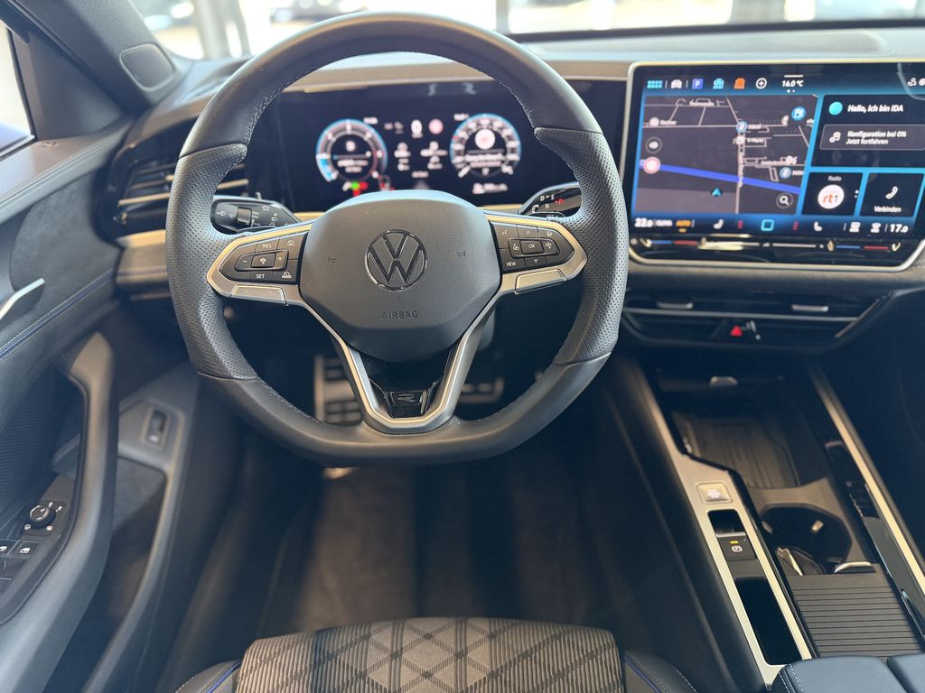 Volkswagen PASSAT VARIANT 2026 г. Чёрный, пробег 26276 км