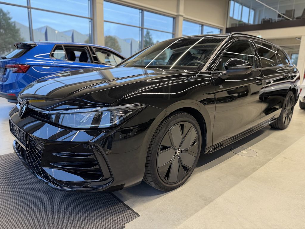 Volkswagen PASSAT VARIANT 2026 г. Чёрный, пробег 25956 км