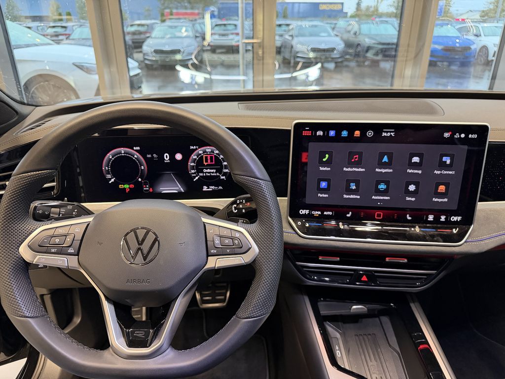 Volkswagen PASSAT VARIANT 2026 г. Чёрный, пробег 25956 км