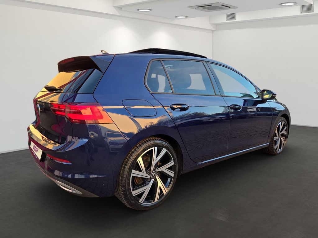 Volkswagen Golf 2024 г. Синий, пробег 57800 км