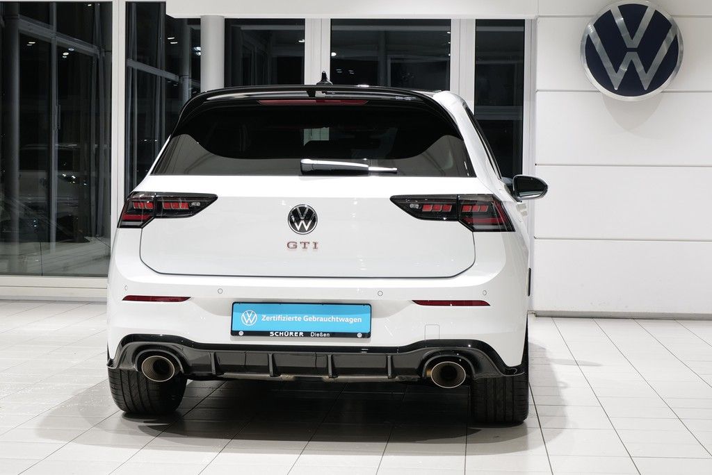 Volkswagen Golf 2026 г. Белый, пробег 9104 км