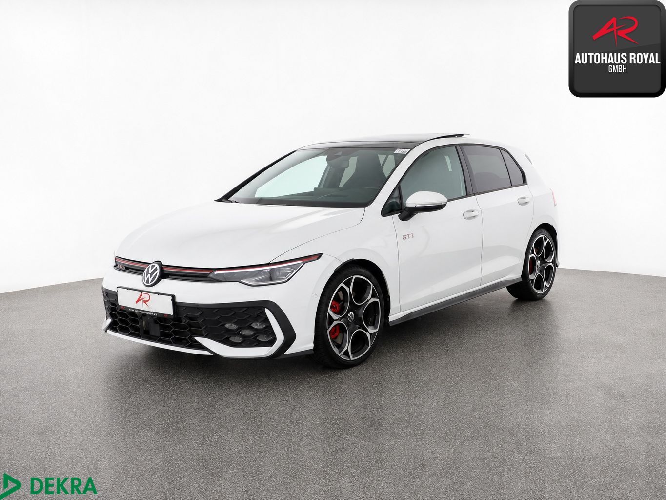 Volkswagen Golf 2025 г. Белый, пробег 17046 км
