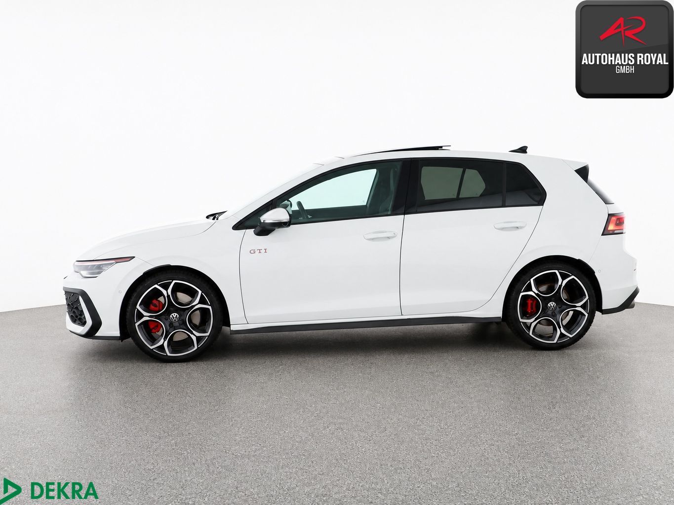 Volkswagen Golf 2025 г. Белый, пробег 17046 км