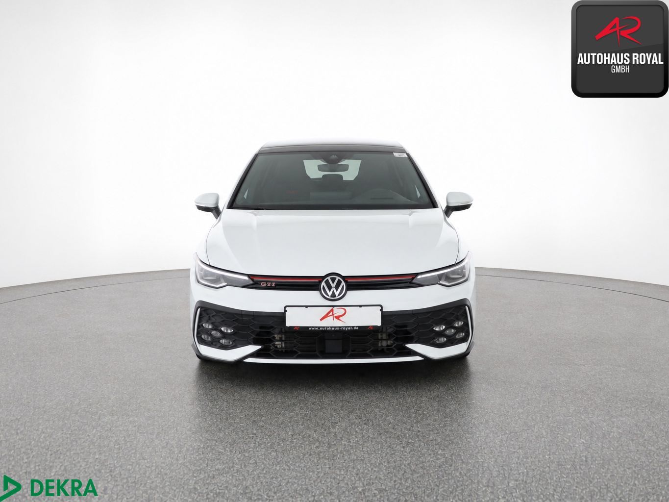 Volkswagen Golf 2025 г. Белый, пробег 17046 км