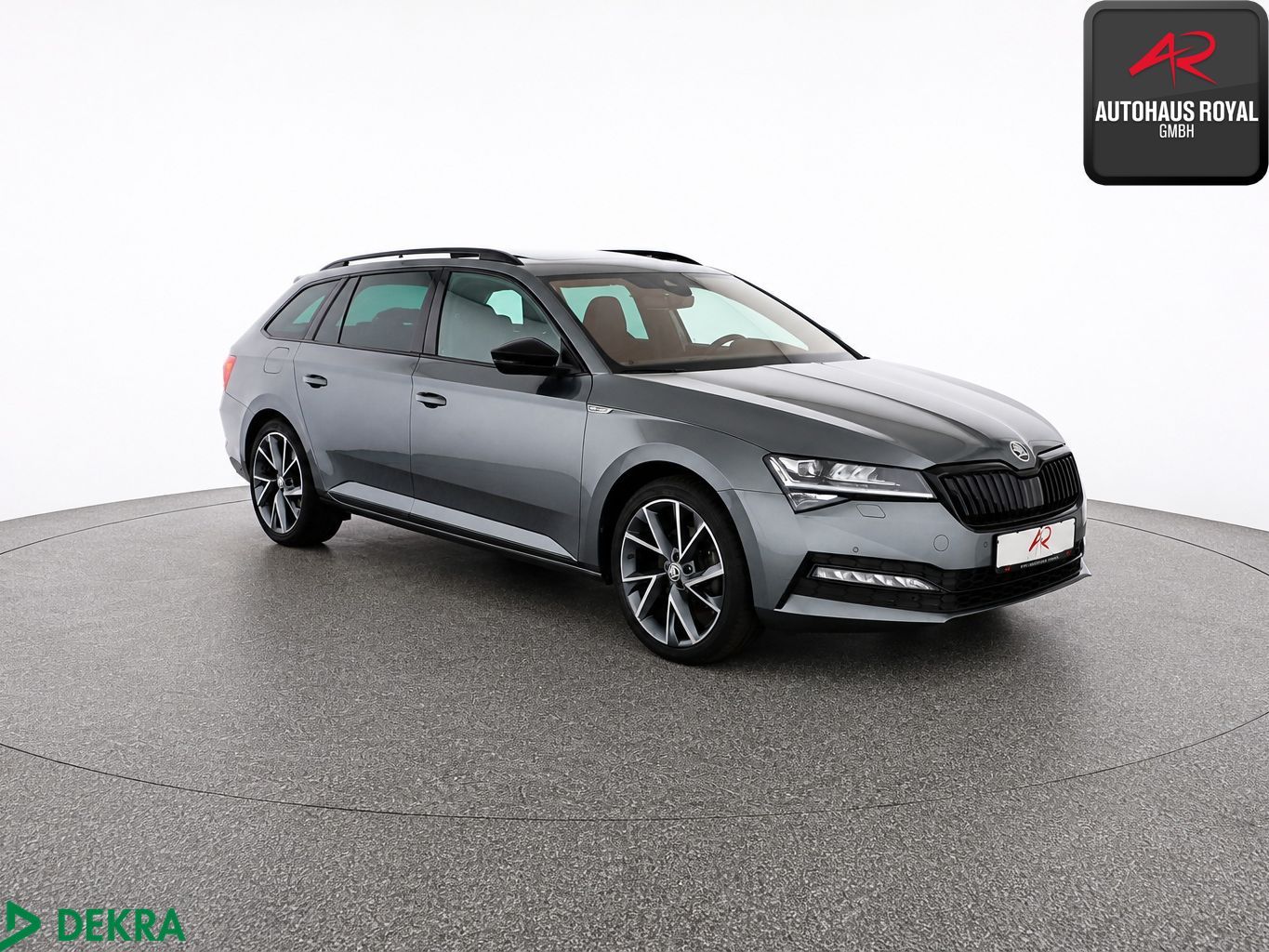 Skoda Superb 2023 г. Серый, пробег 50000 км