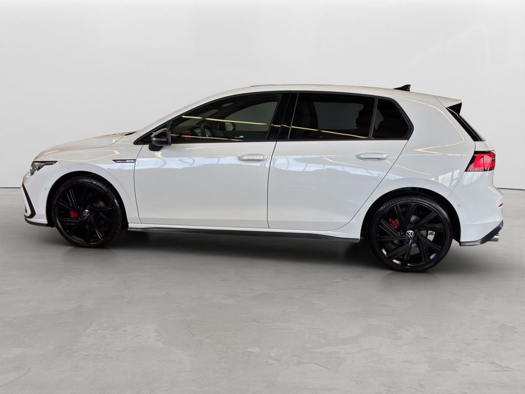 Volkswagen Golf 2023 г. Белый, пробег 44324 км
