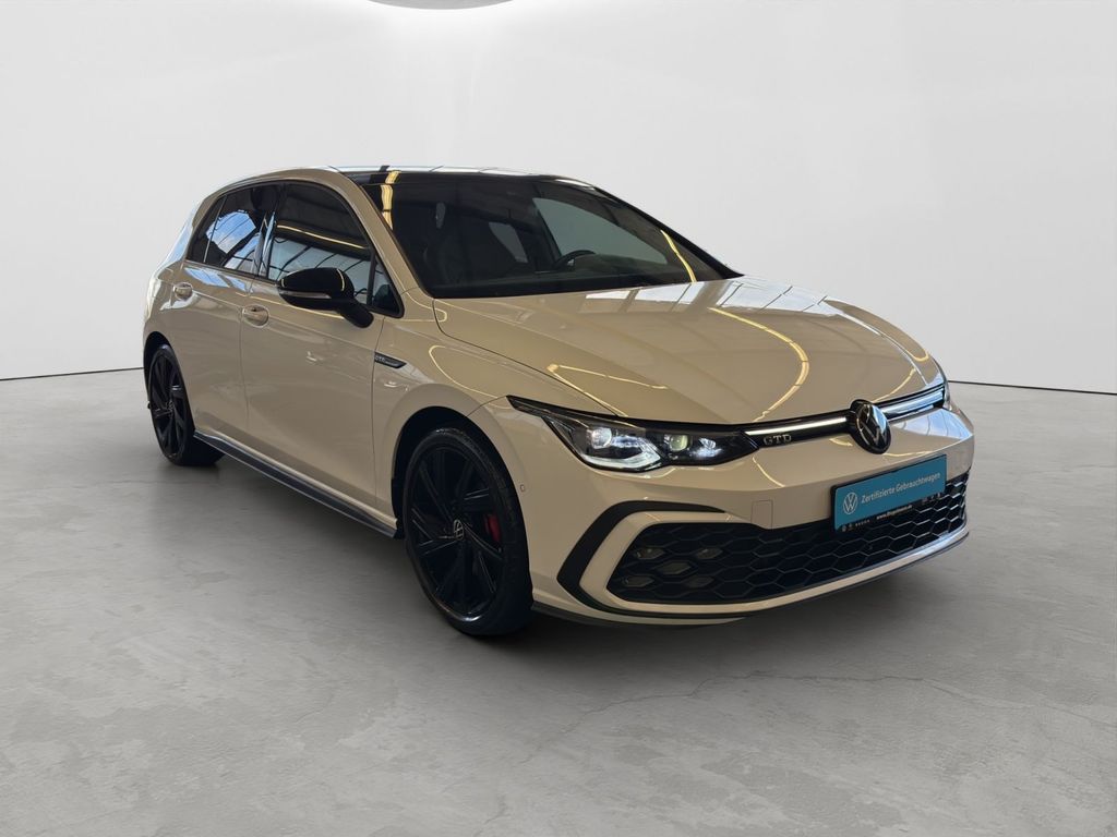Volkswagen Golf 2023 г. Белый, пробег 44324 км